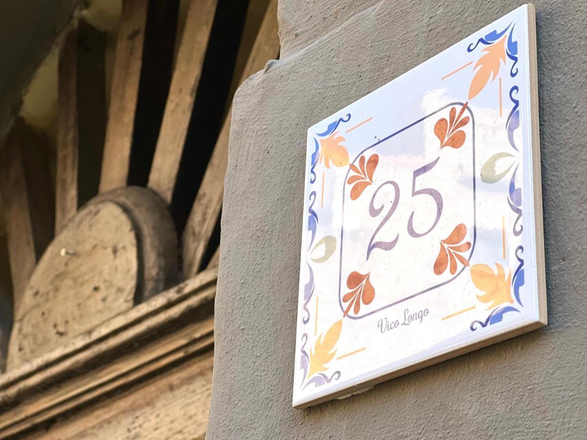 Vico Longo 25 Napoli
